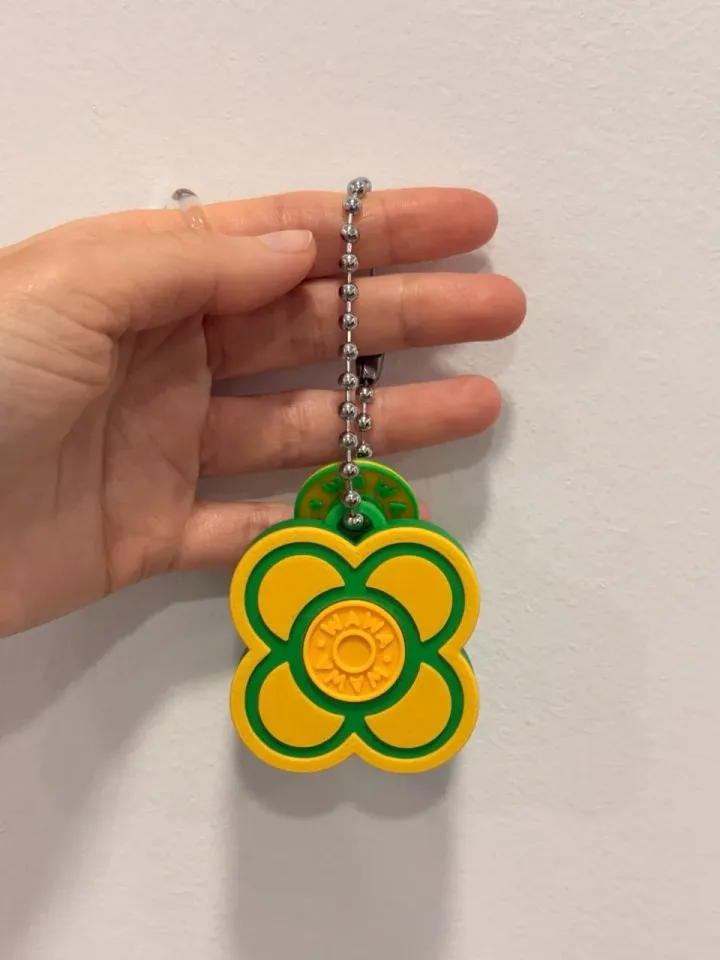 Clicker key chain - yellow with green by WAWA Design