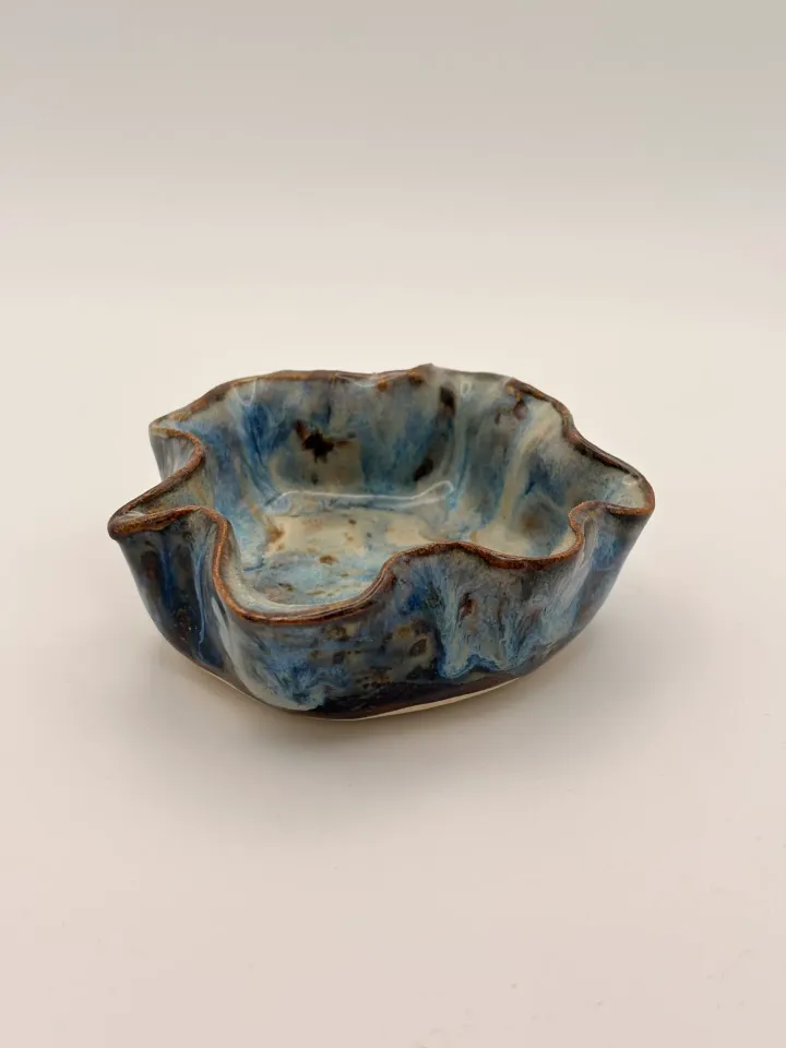 Ceramics bowl free shape by Alona Belinska
