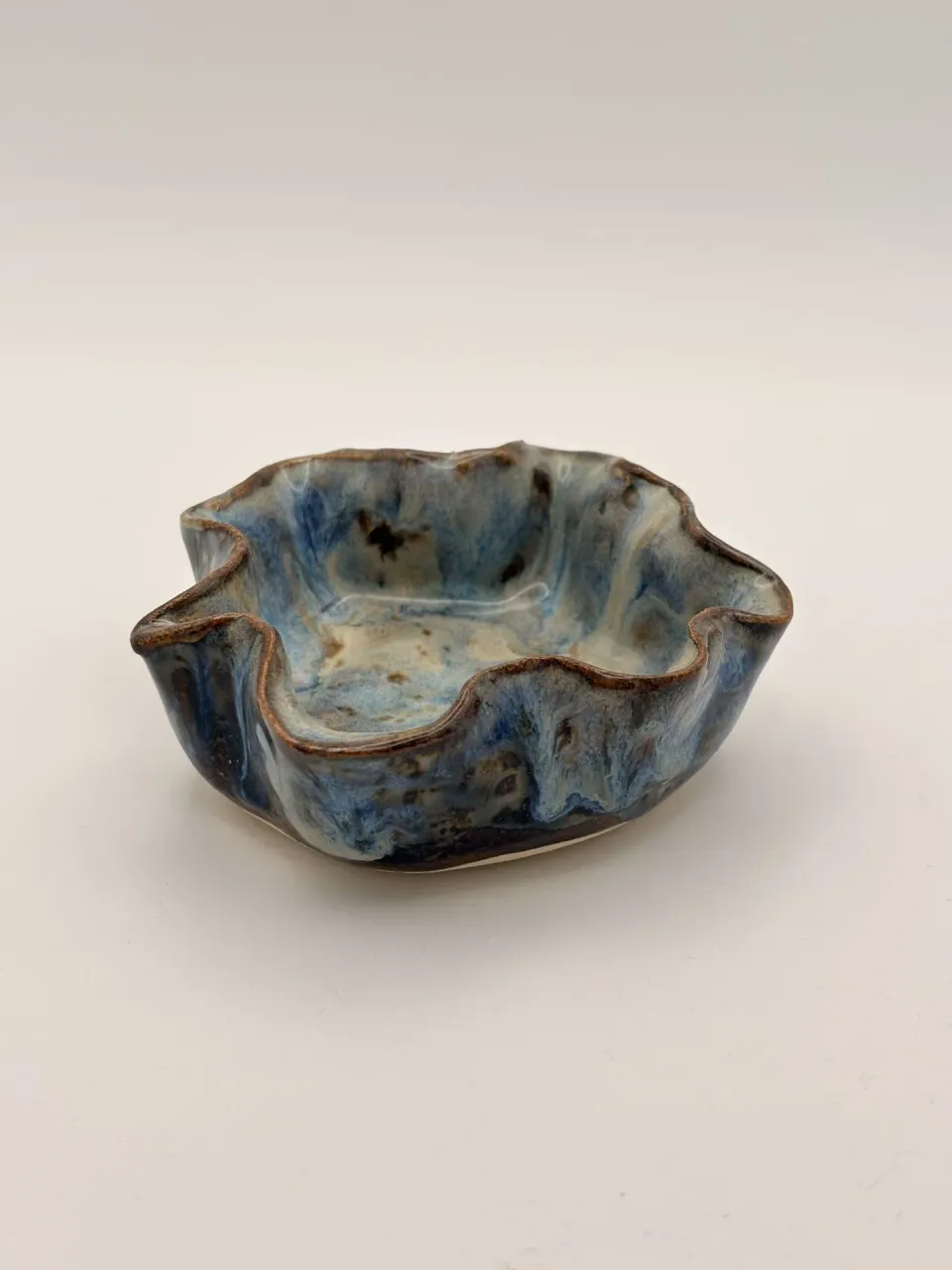 Ceramics bowl free shape, photo 2