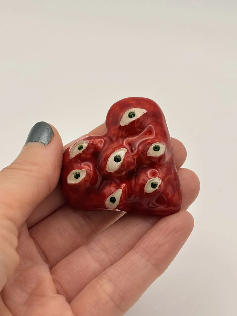Heart shape pin with eyes (#2), photo 2