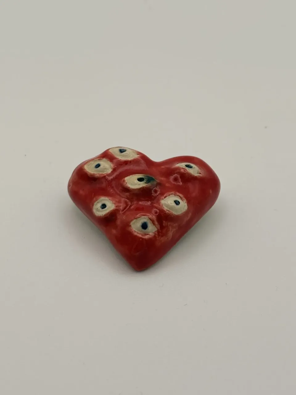 Heart shape pin with eyes (#3), photo 2