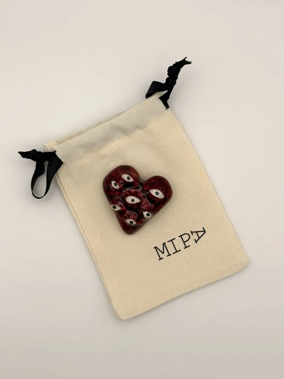 Heart shape pin with eyes (#4), photo 2