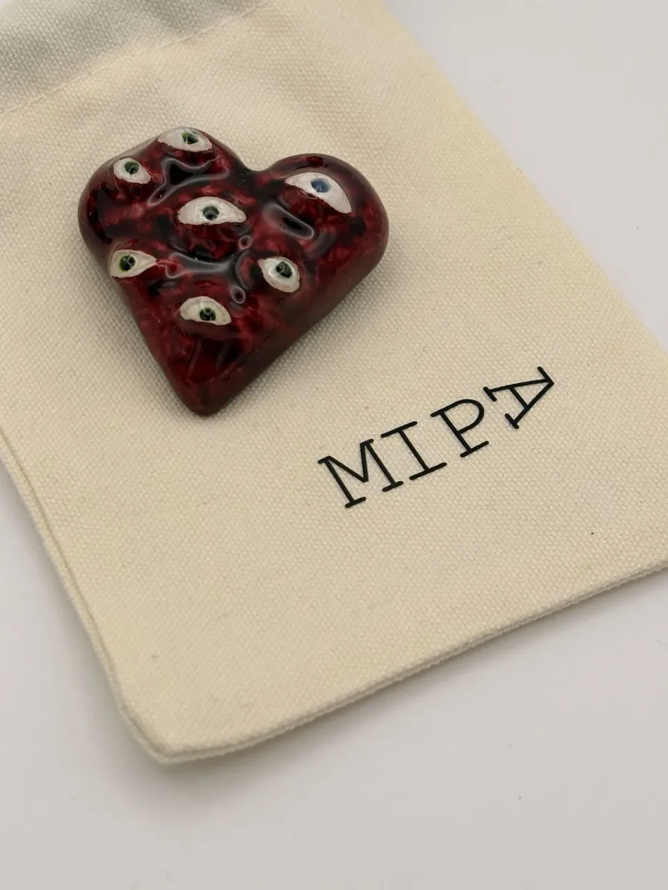 Heart shape pin with eyes (#4), photo 3